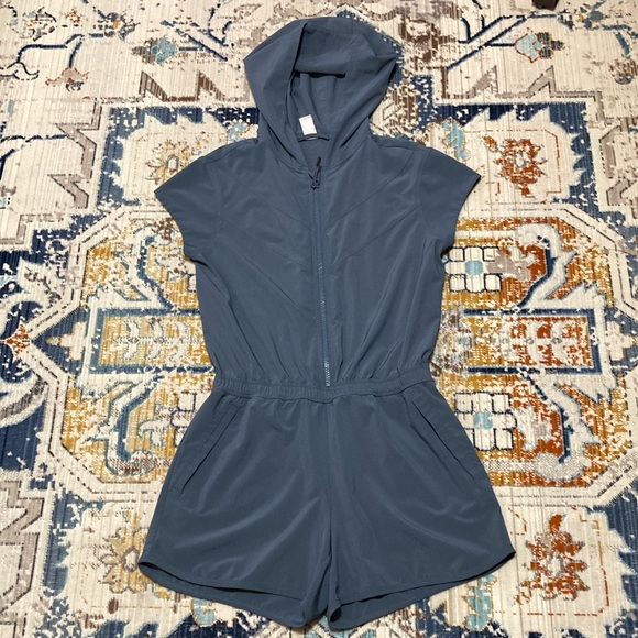 🐲💙Athleta Girl Ready Go Hoodie Romper - Picture 2 of 11